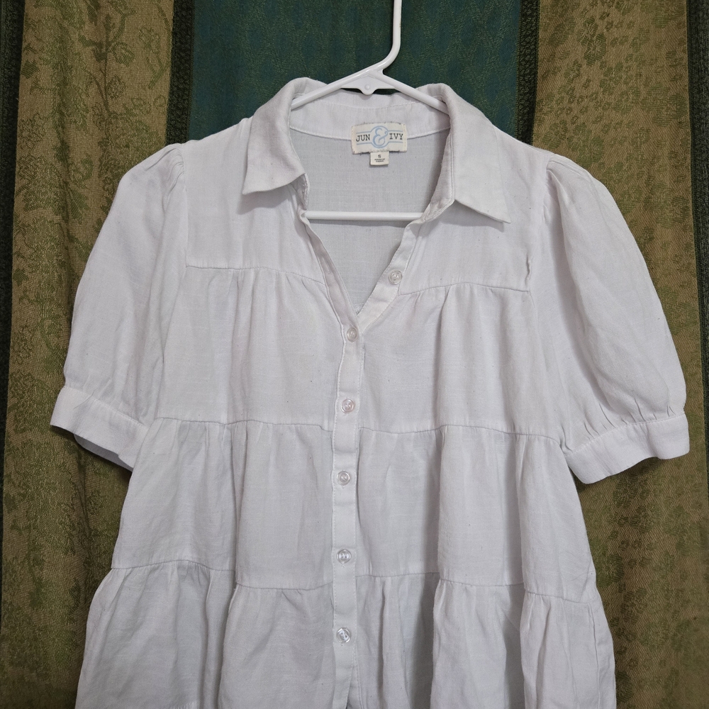 Cropped White Button-Up Blouse